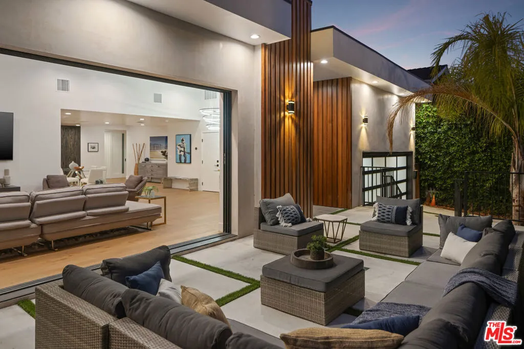 124 S Saltair Avenue, Los Angeles, California 90049 home-pic-23